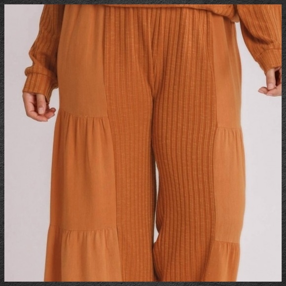 UMGEE Textured Soft Linen Blend Oversized Top & Tiered Ruffled Raw Hem Pants Set - Picture 12 of 16